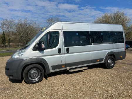 PEUGEOT BOXER 2.2 HDi 440 FWD L4 H2 4dr