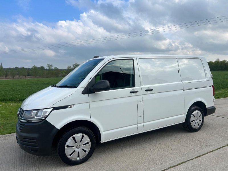 VOLKSWAGEN TRANSPORTER 2.0 TDI T28 Startline FWD SWB Euro 6 (s/s) 5dr